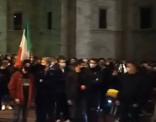 protesta commercianti di como in presa diretta piazza verdi como