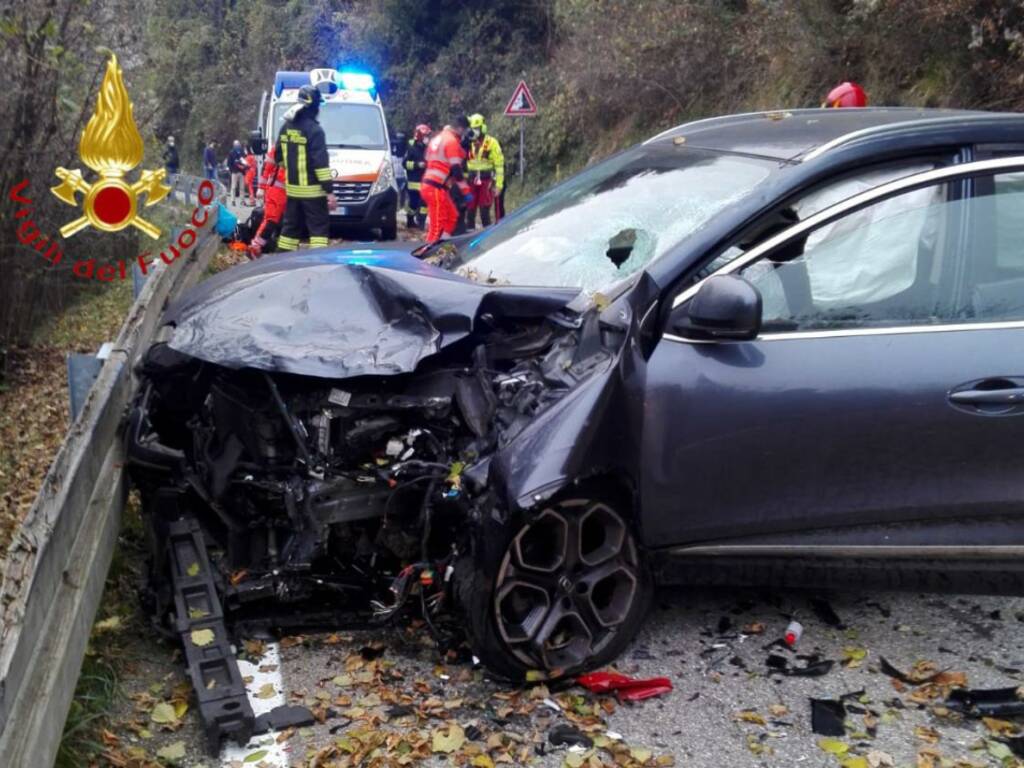 incidente pian del tivano auto moto centauro morto sul colpo