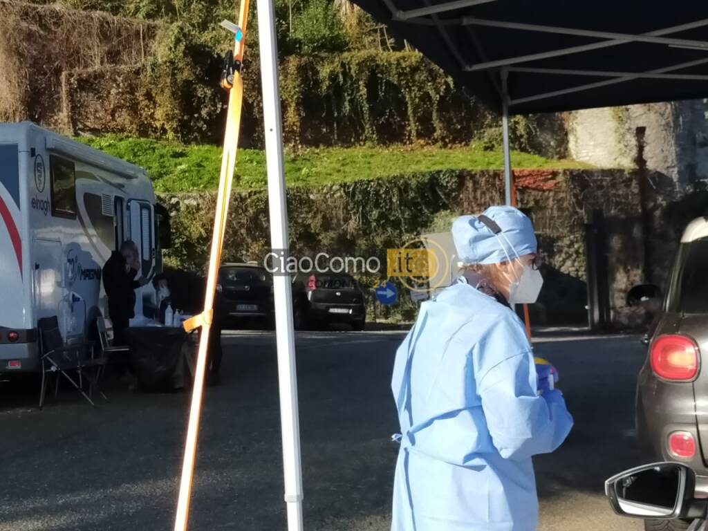 tamponi ex ospedale sant'anna camper ed auto in arrivo per test