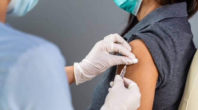 vaccino per covid operatori sanitari regione 2021