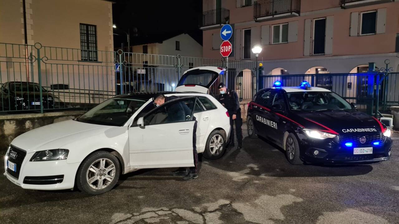 carabinieri olgiate arrestano albanese auto con attrezzi da scasso