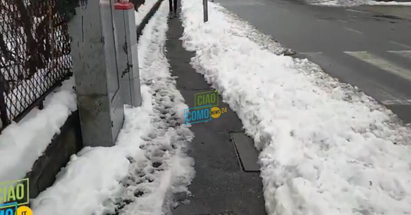 marciapiedi sporchi a como e hinterland per la neve, puliti ad Albese dai volontari civici