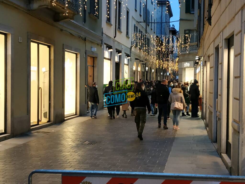 senso unico pedonale como per giornata shopping