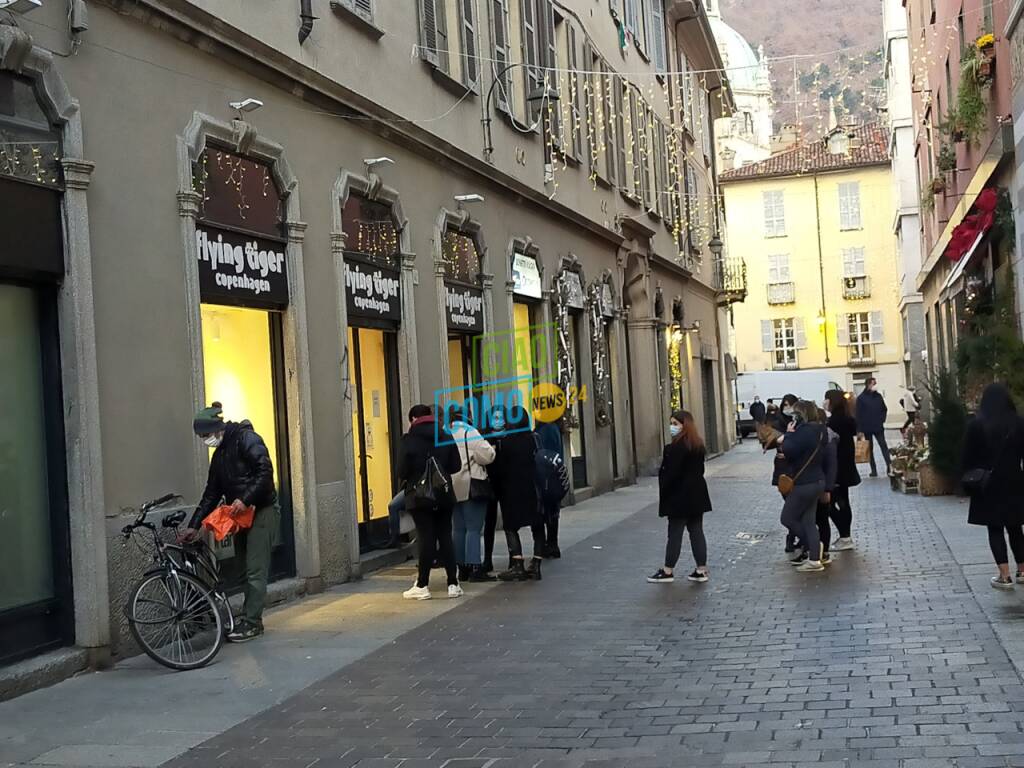 via di como per lo shopping di natale oggi la situazione