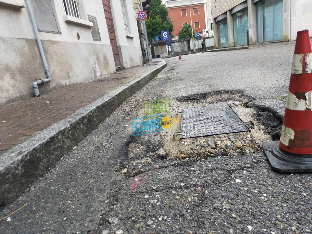 como buche sulle strade via carloni lavori open fiber