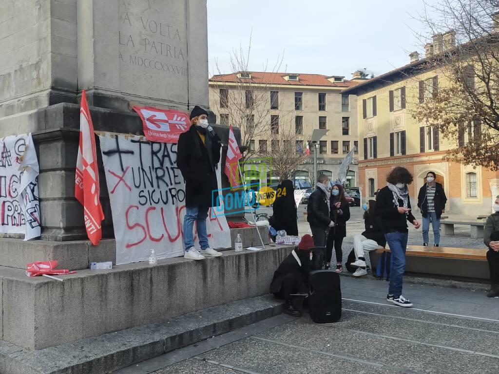 La protesta degli studenti di Como contro la Dad che dura da mesi