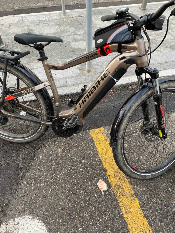 bicicletta elettrica sequestrata dalla polizia locale a camerlata