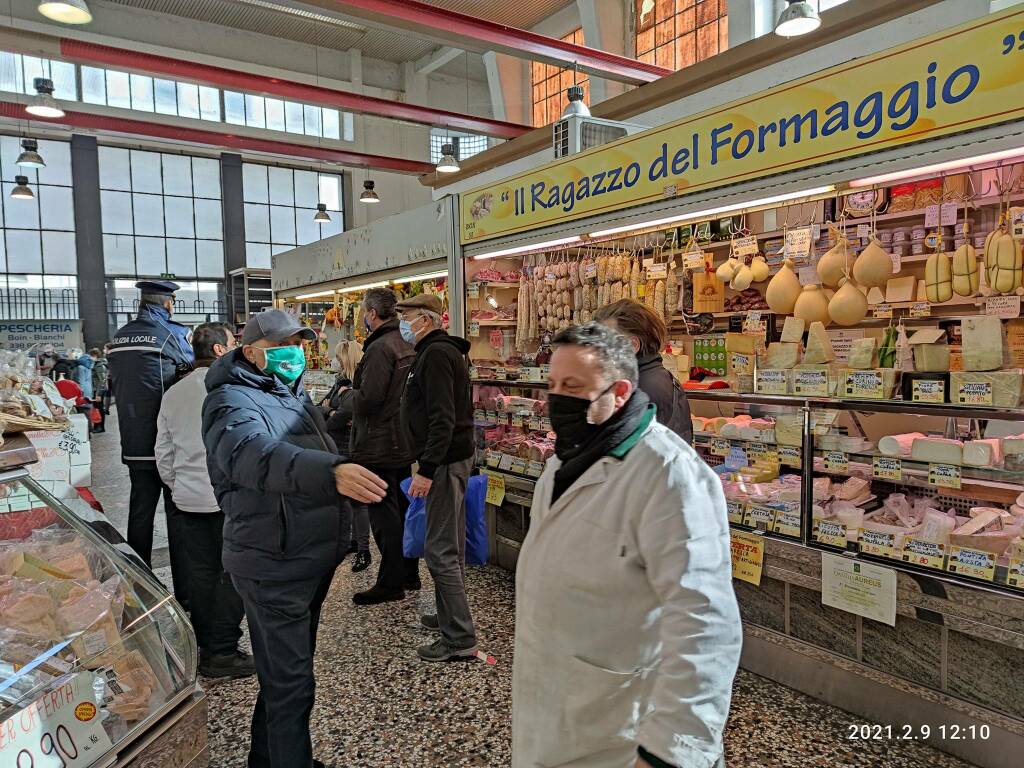 incontro mercato coperto como polizia locale assessore e casartelli