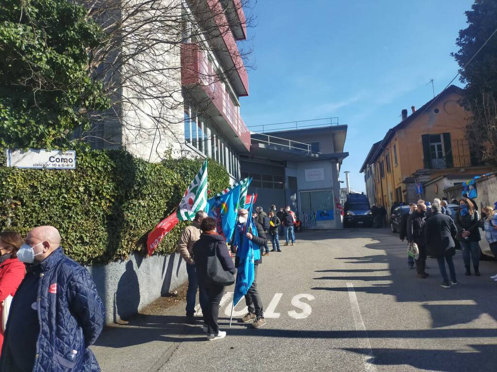 Sciopero lavoratori Henkel Lomazzo sindacati