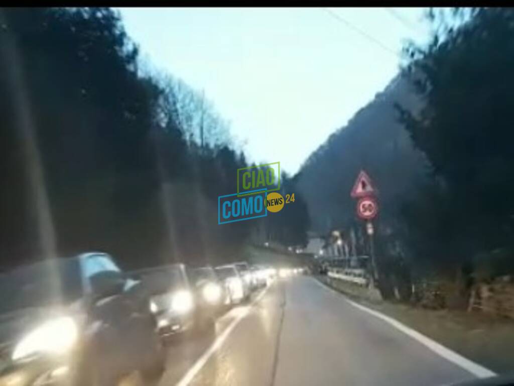 traffico per rientro dopo domenica di sole triangolo lariano strade