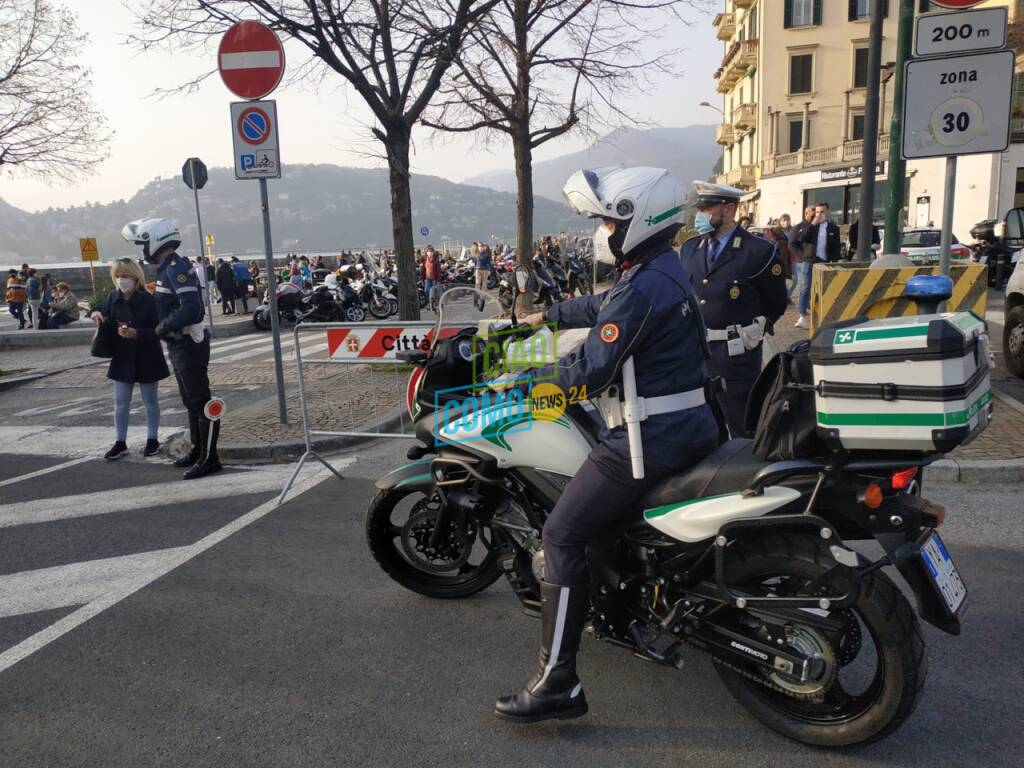 traffico strade di como e chiusura di viale geno con polizia locale