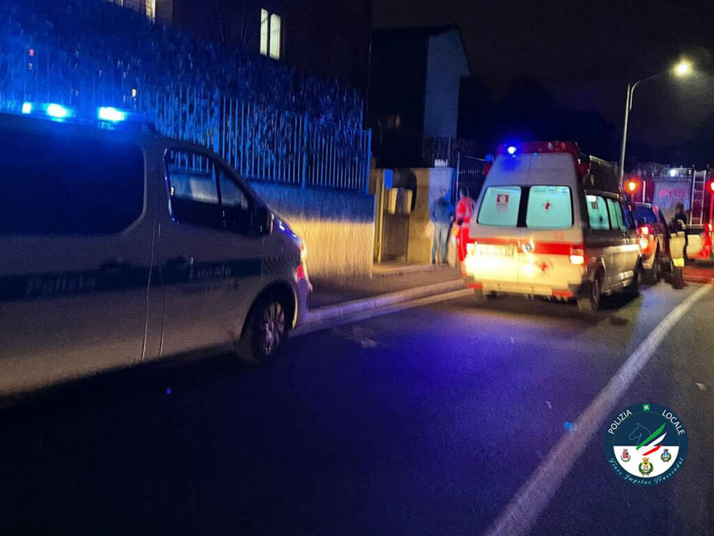 donna soccorsa in casa cantù pompieri ambulanza polizia locale