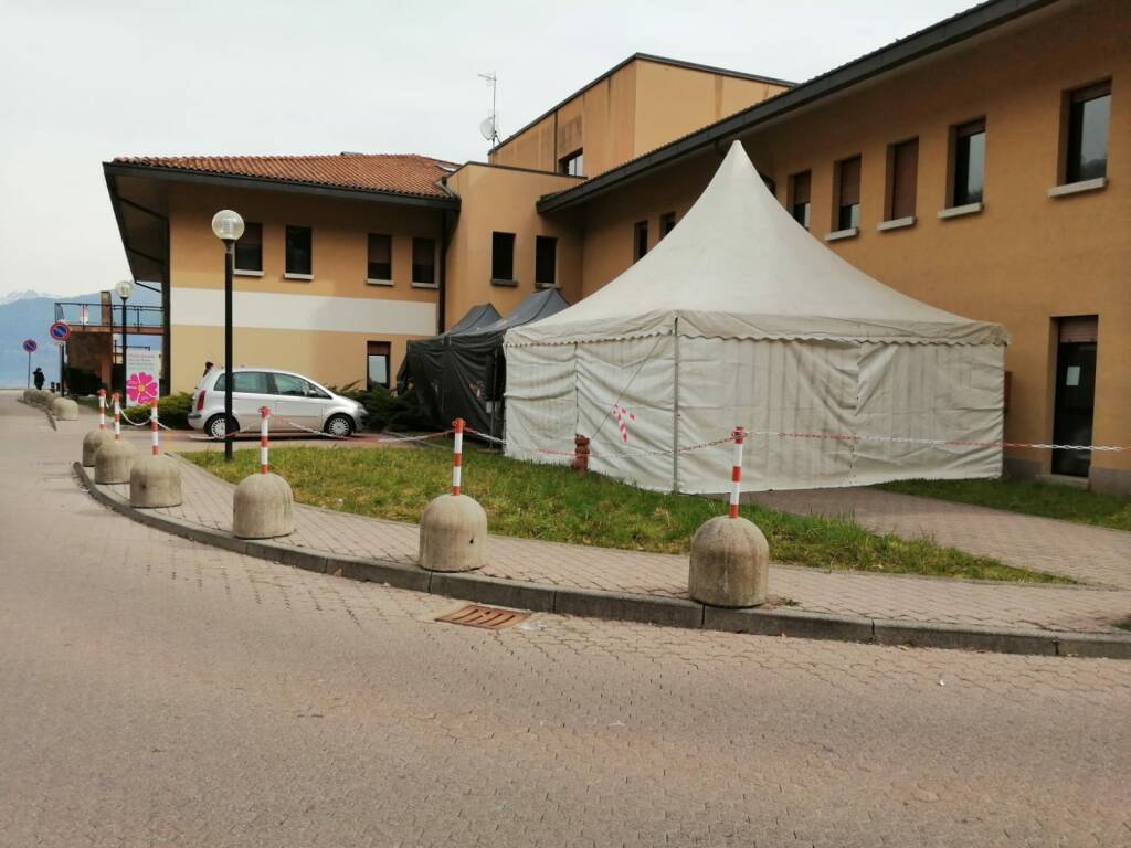 menaggio tendone in ospedale per vaccini over80 covid e sindaco spaggiari