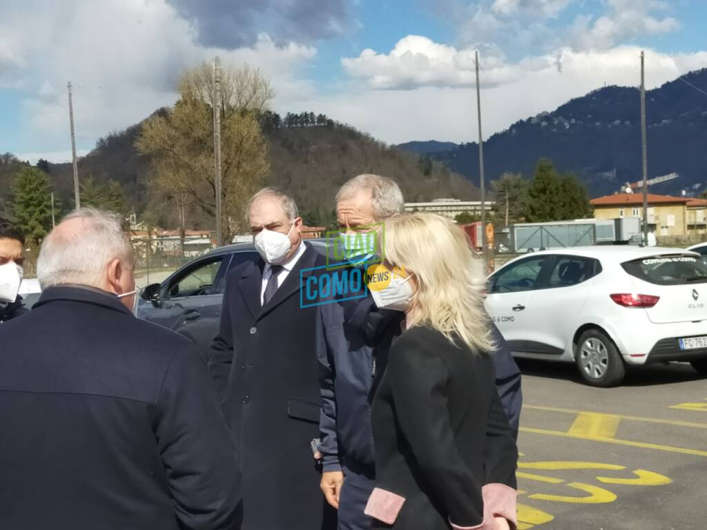 sindaco landriscina negretti e guido bertolaso a muggiò visita per hub