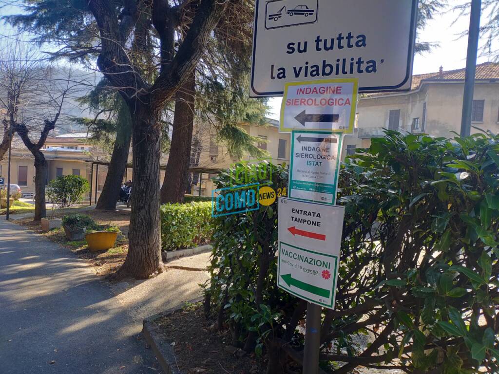 vaccinazione over 80 primo giorno ex sant'anna di camerlata