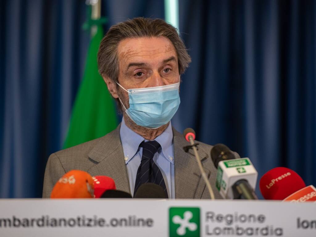 vaccini in azienda presentazione regione lombardia fontana e moratti 