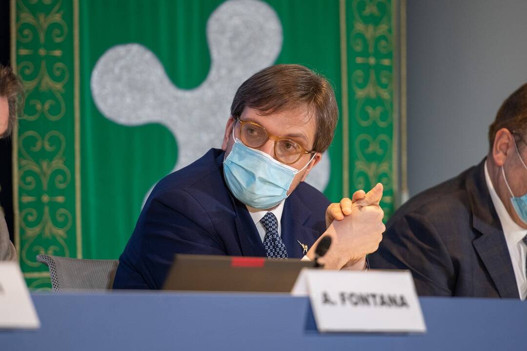 vaccini in azienda presentazione regione lombardia fontana e moratti 