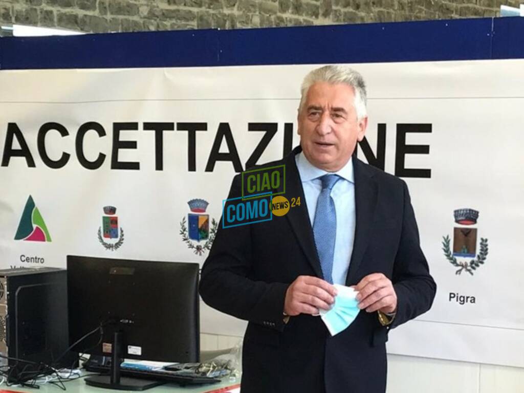 inaugurazione centro vaccinale della valle d'intelvi sindaco pozzi e presidente fermi
