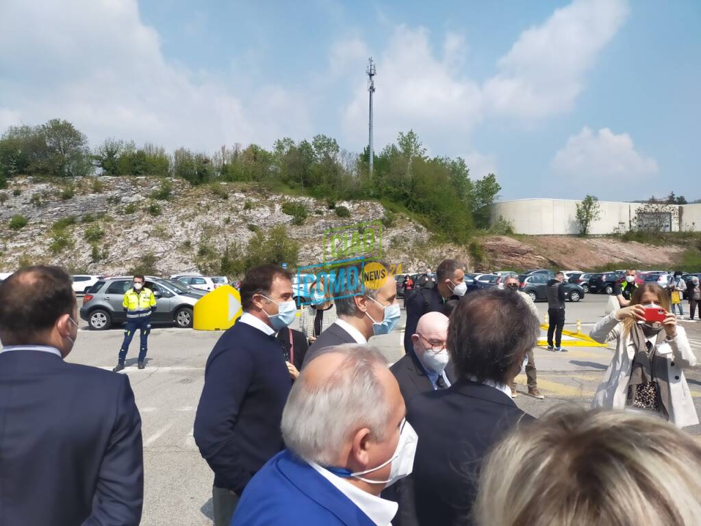 La visita di Attilio Fontana a Lariofiere di Erba per hub vaccinale ed a Cernobbio