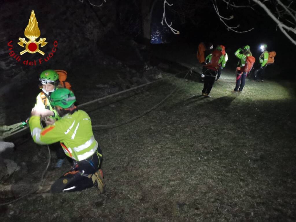 recupero corpo pensionato morto in baita a livo pompieri e soccorso alpino