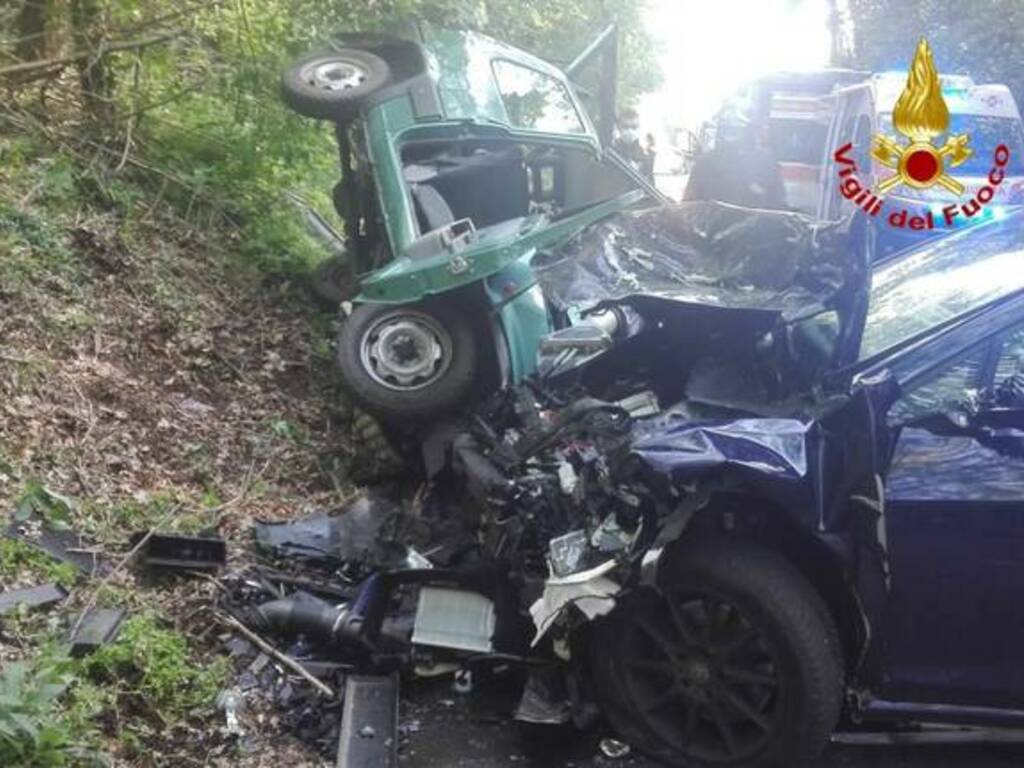 incidente malnate scontro auto morto comasco 