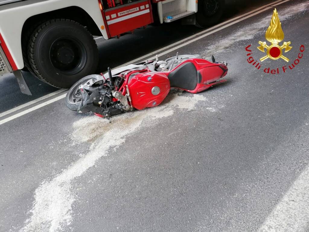 incidenti oggi, mortale a dongo e schianto centro valle intelvi auto e moto