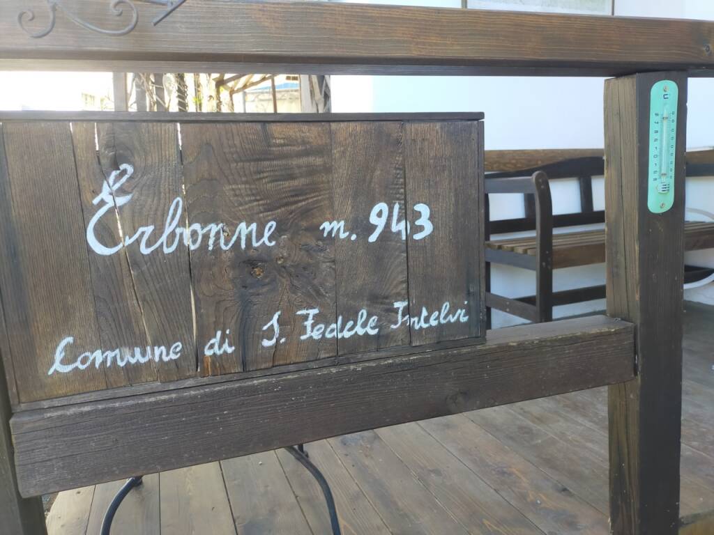 La suggestiva visita di CiaoComo ad Erbonne; cinque abitanti e il museo della Finanza