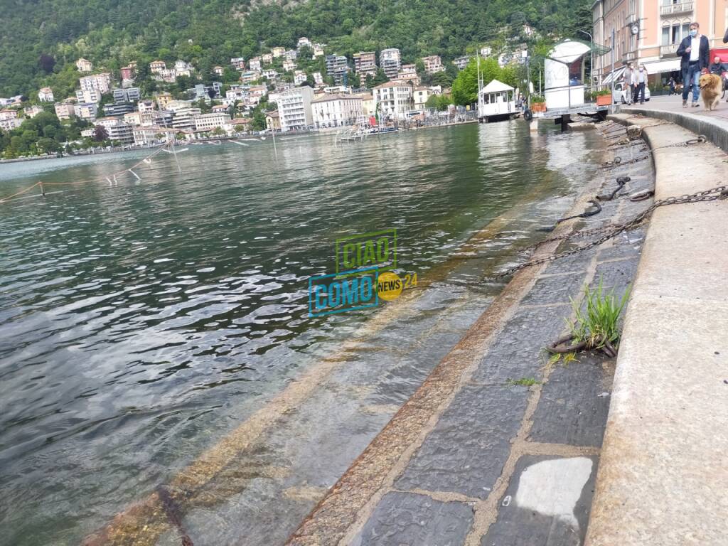 livello lago di como questo pomeriggio sul lungolagio e passeggiata