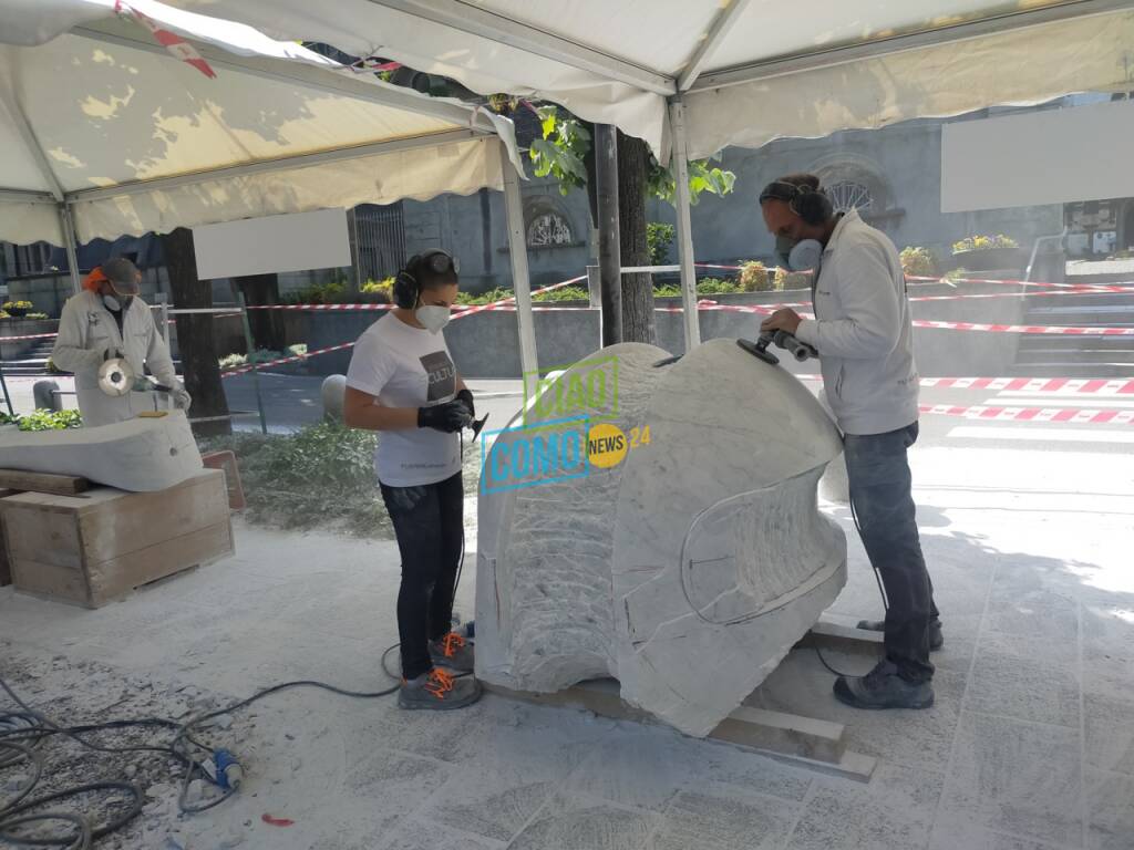 Simposio di scultura a Laglio, gli artisti presenti e le loro opere: una per Clooney