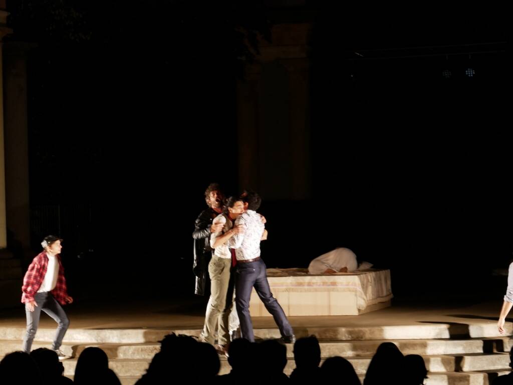 Romeo e Giulietta teatro Licinium Erba giardino delle ore festival ArtiGiano 2021