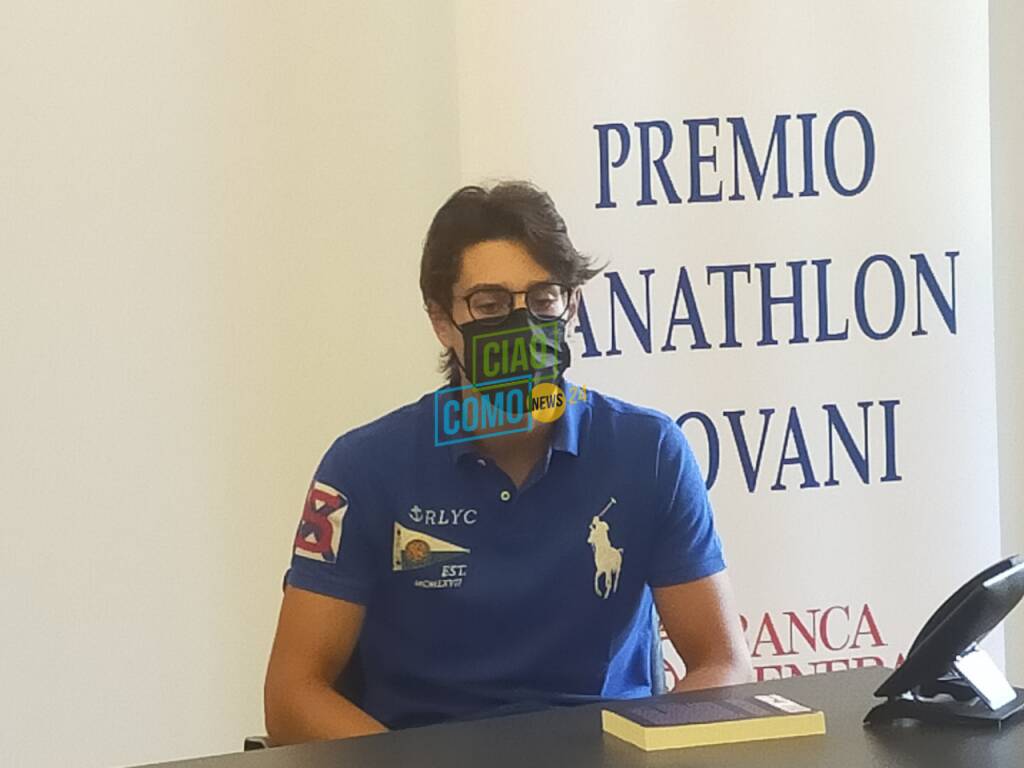 Giulio Campioni e Martina Rizzelli premio panathlon giovani como 2020 con stancanelli ceriani e santoro