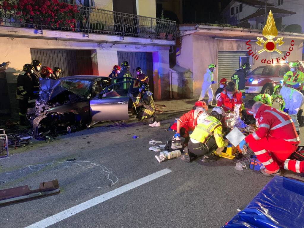 incidente notte a san sito auto fuori strada morto ragazzo 20 anni