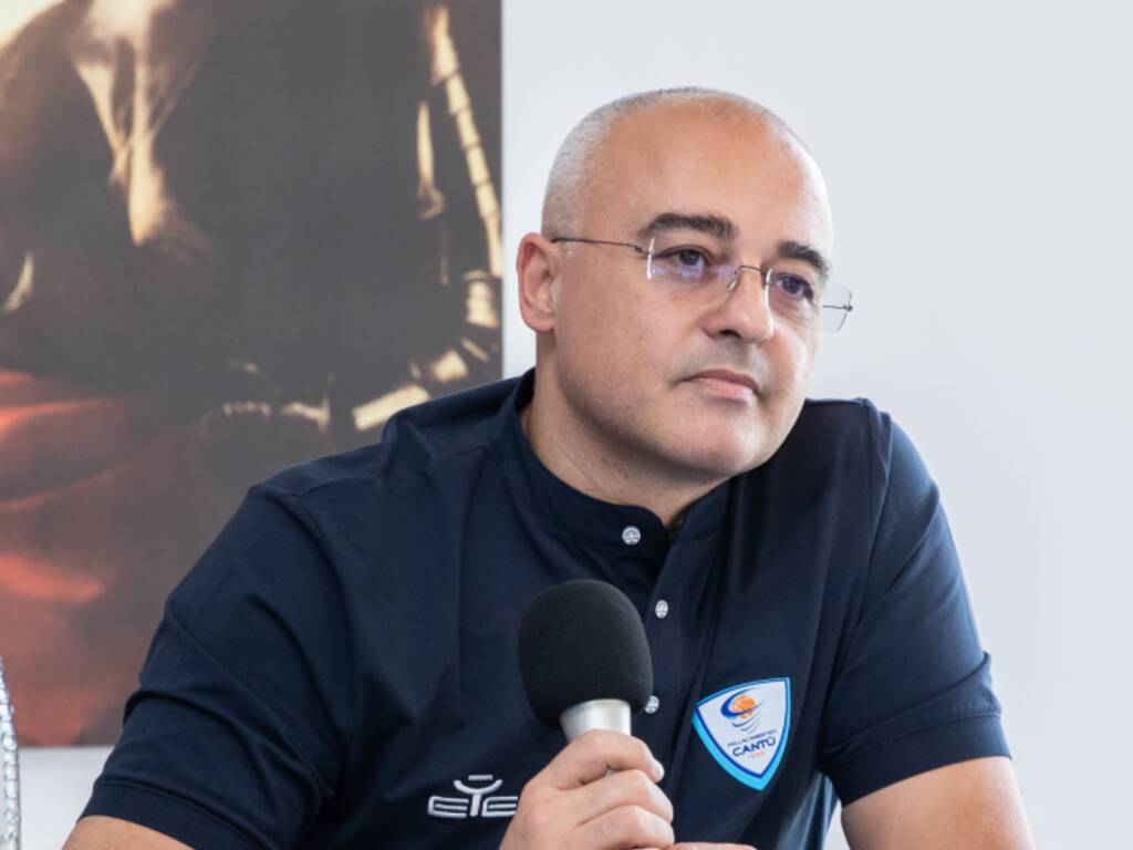 marco sodini allenatore pallacanestro cantù presentazione alla stampa