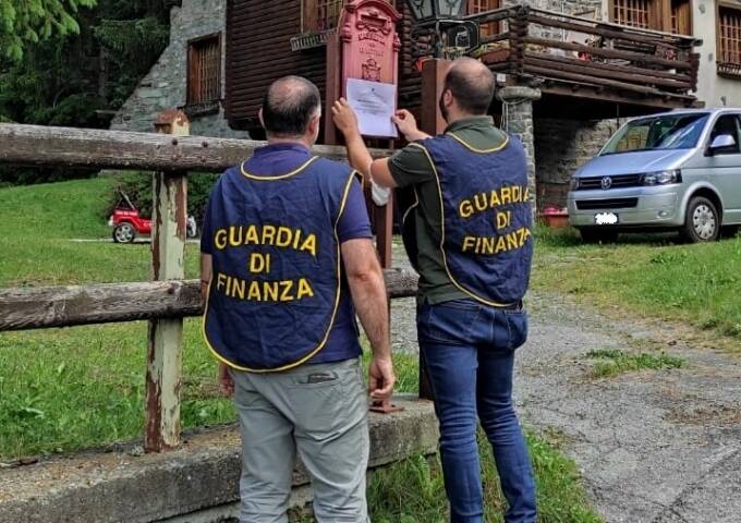 Sequestro beni Mozzate Guardia di Finanza