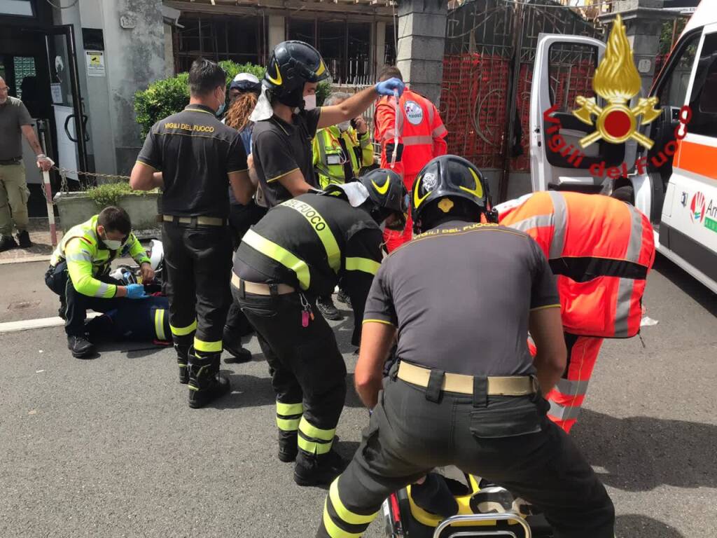 incidente bici e moto via varesina a rebbio soccorsi pompieri 