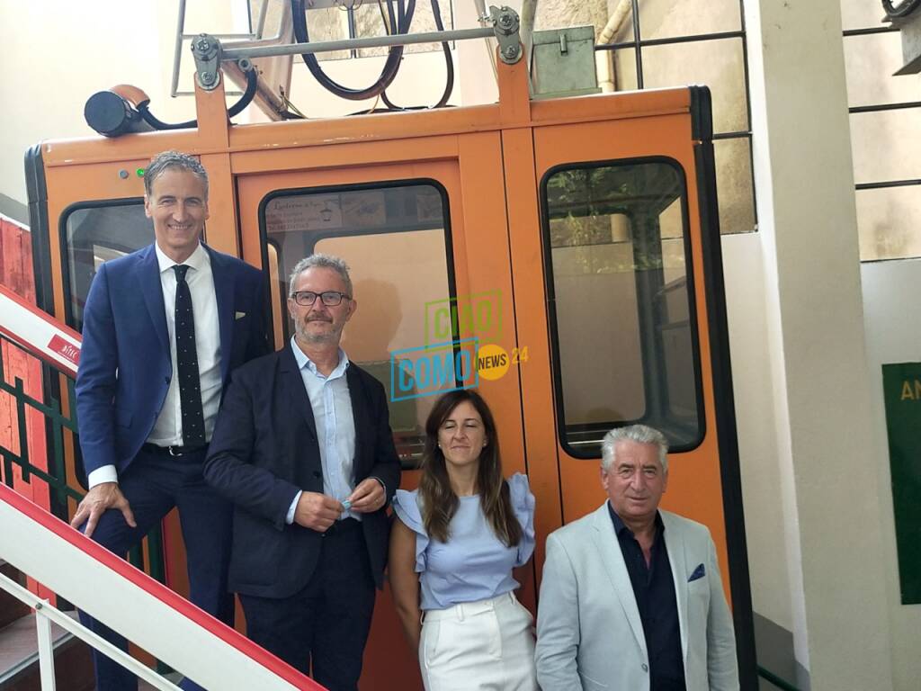 ripresa funicolare argegno pigra aurotità alla presentazione ed immagini cabina in arrivo