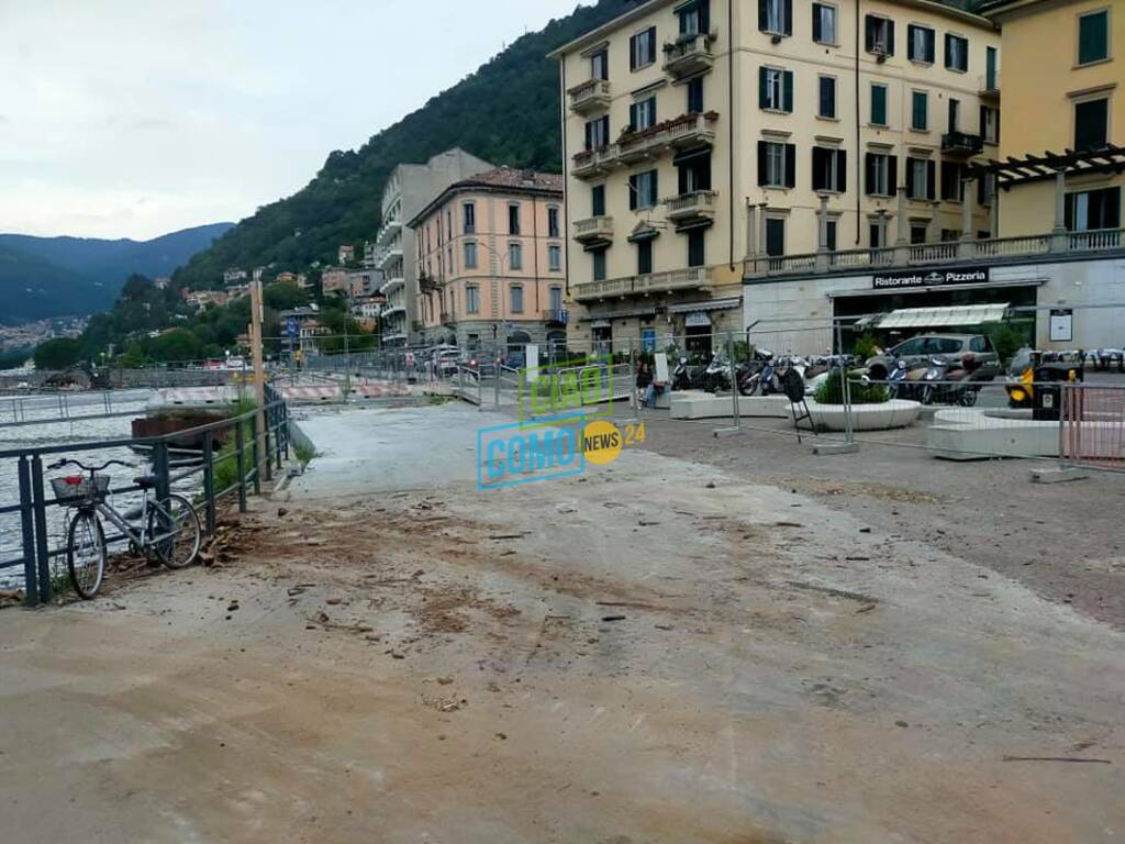 lago di como pulito zona di sant'agostino dopo detriti dei giorni scorsi