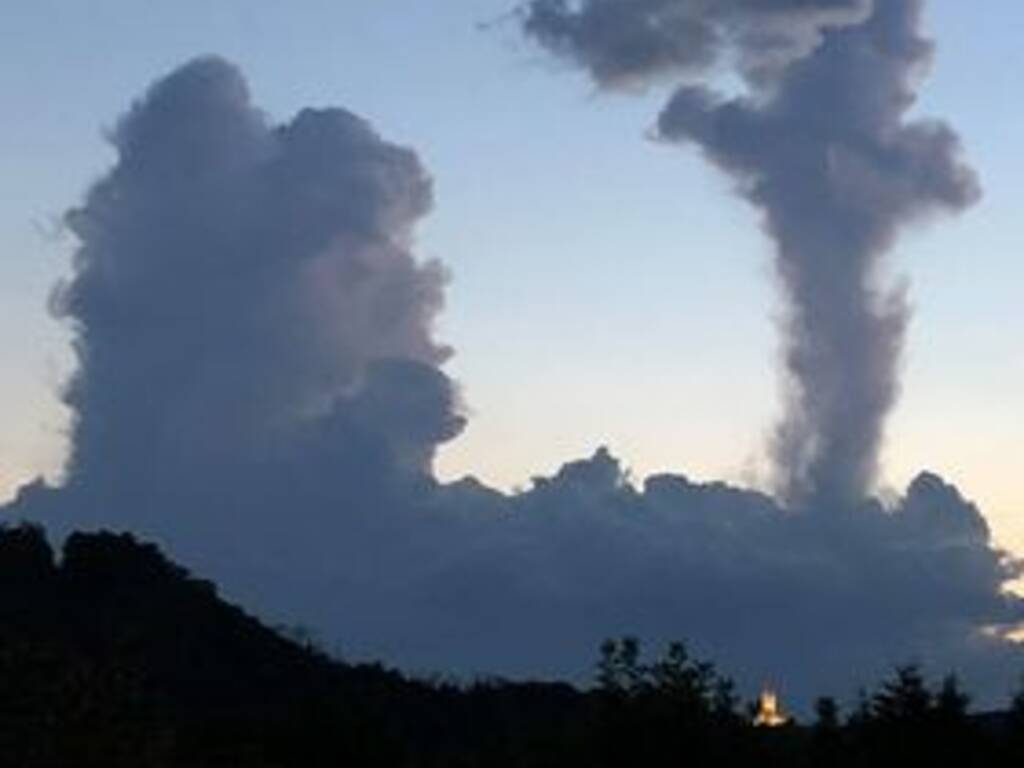 le strane nuvole nei cieli comaschi foto lettori per foto notizia