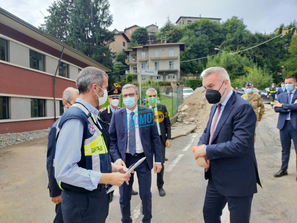 Visita a Cernobbio del MInistro della difesa Guerini dopo danni alluvione