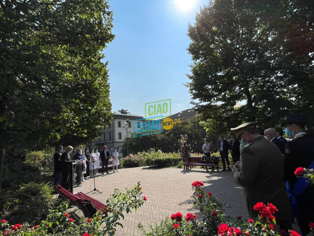 cerimonia intitolazione giardini via sant'elia a como a crocerossime comasche della grande guerra