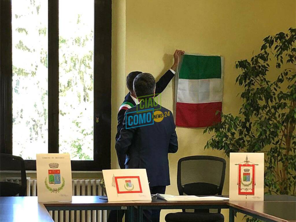 dizzasco cerimonia consegna stemma al sindaco da parte del prefetto ricevimento comune