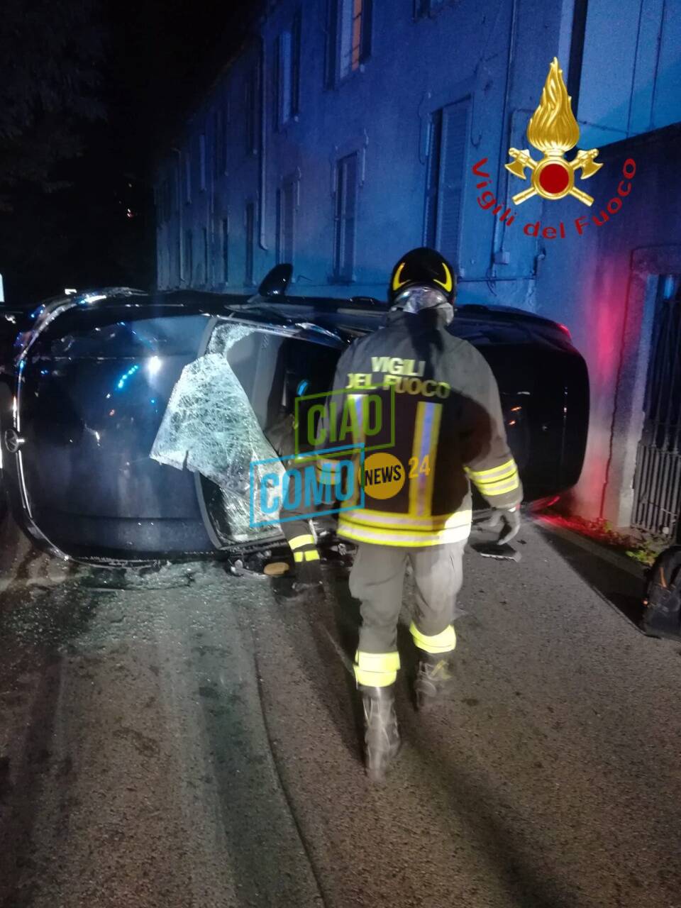 incidente blevio, auto ribaltata in strada