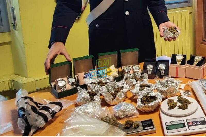 carabinieri mariano trovano droga e rolex falsi a casa di un giovane, arrestato