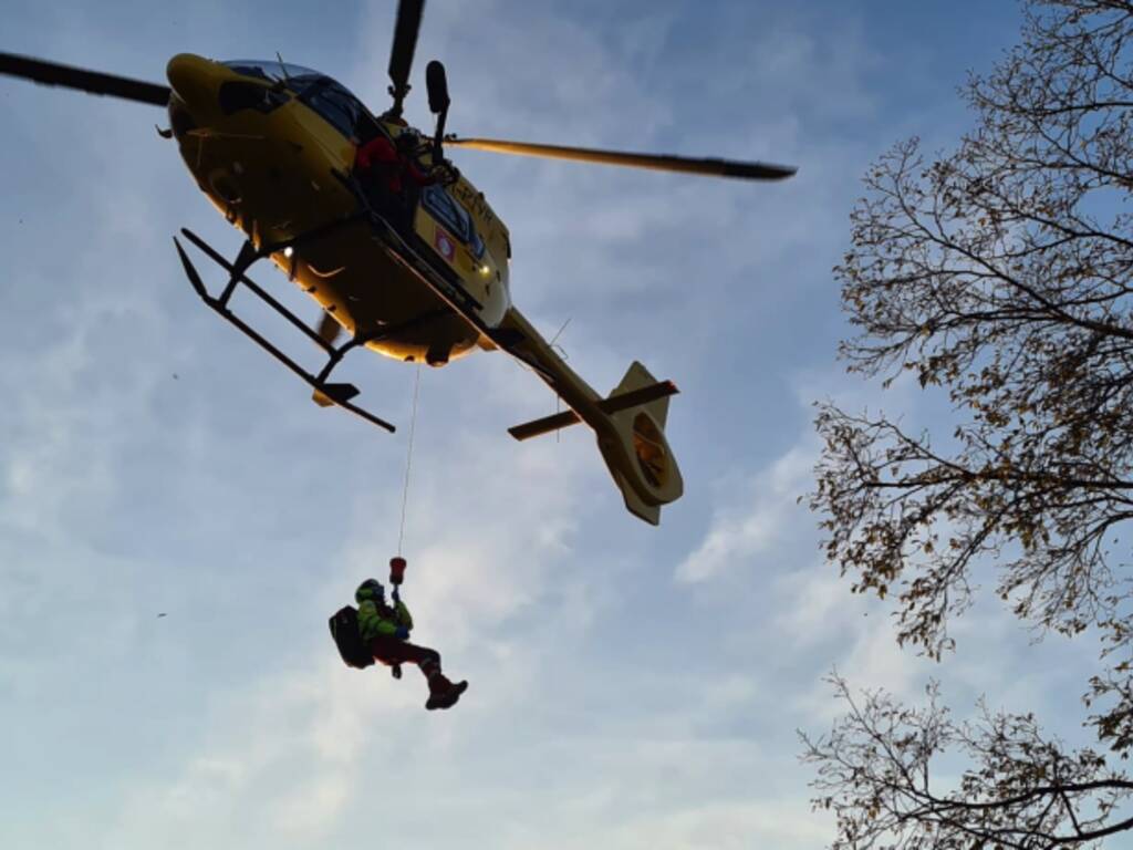 soccorso alpino triangolo lariano interventi di recupero e soccorso oggi