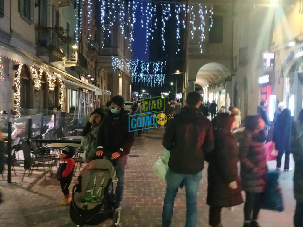 corteo no green pass como traffico centro anche via dello shopping per natale