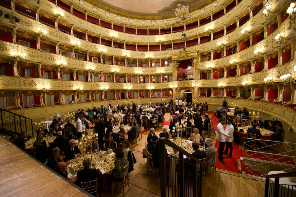 ONDAZIONE UMBERTO VERONESI _ CHARITY DINNER della DELEGAZIONE DI COMO a SOSTEGNO DEI BAMBINI MALATI DI TUMORE