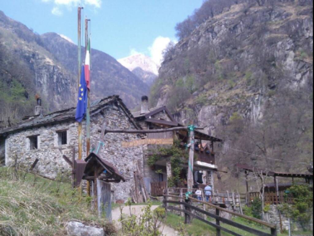 rifugio dangri a livo scomparso lo storico gestore per un incidente