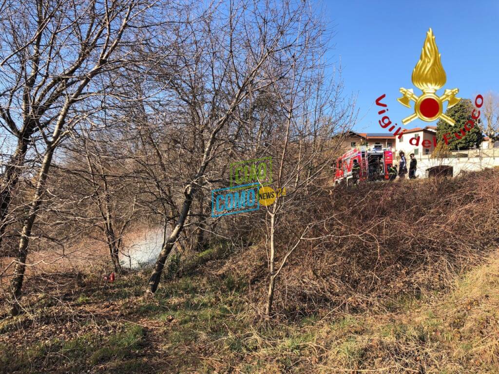 incendio monte cornizzolo pompieri fumo visibile da lontano