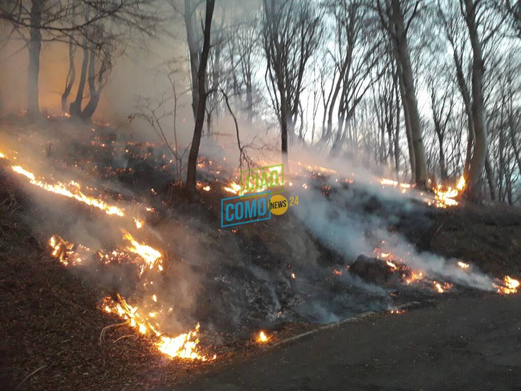 incendio sighignola alta valle intelvi pompieri fumo 