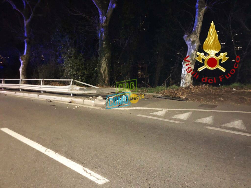 incidente napoleona notte auto fuori strada nel curvone